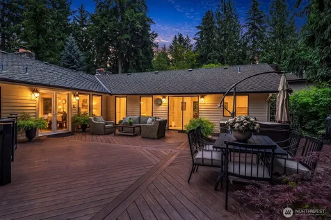 2725 Sahalee Drive W Sammamish WA 98074