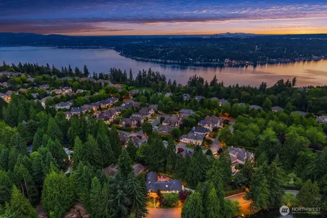 2725 Sahalee Drive W Sammamish WA 98074