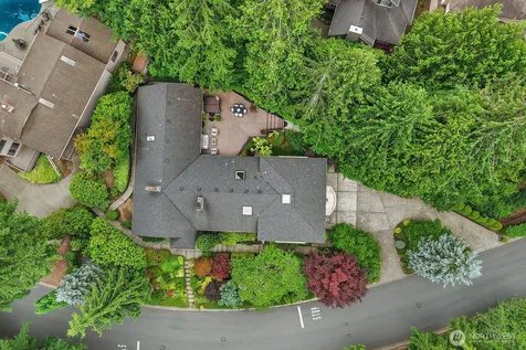 2725 Sahalee Drive W Sammamish WA 98074