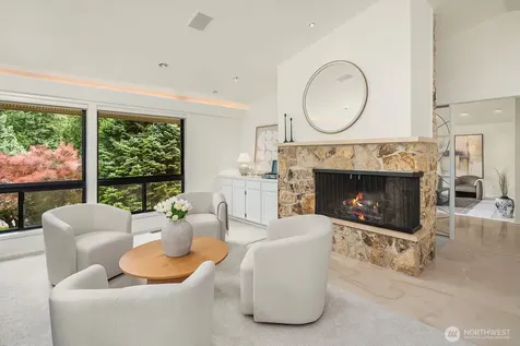 2725 Sahalee Drive W Sammamish WA 98074