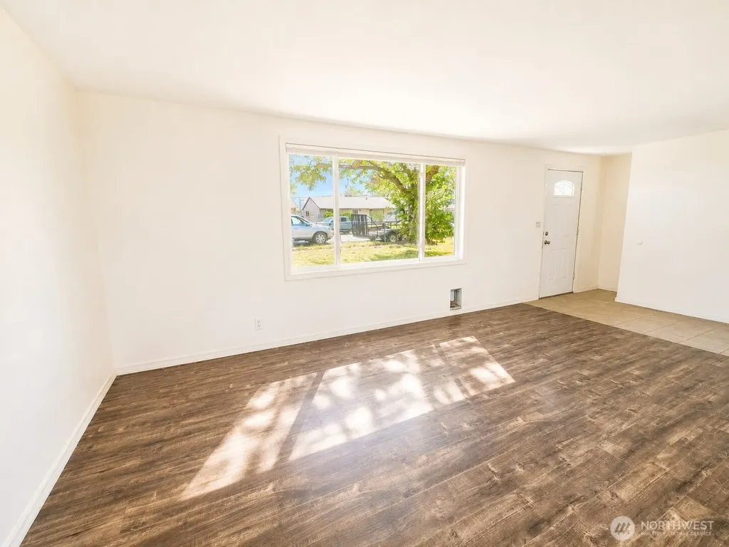 728 S Grand Drive Moses Lake WA 98837