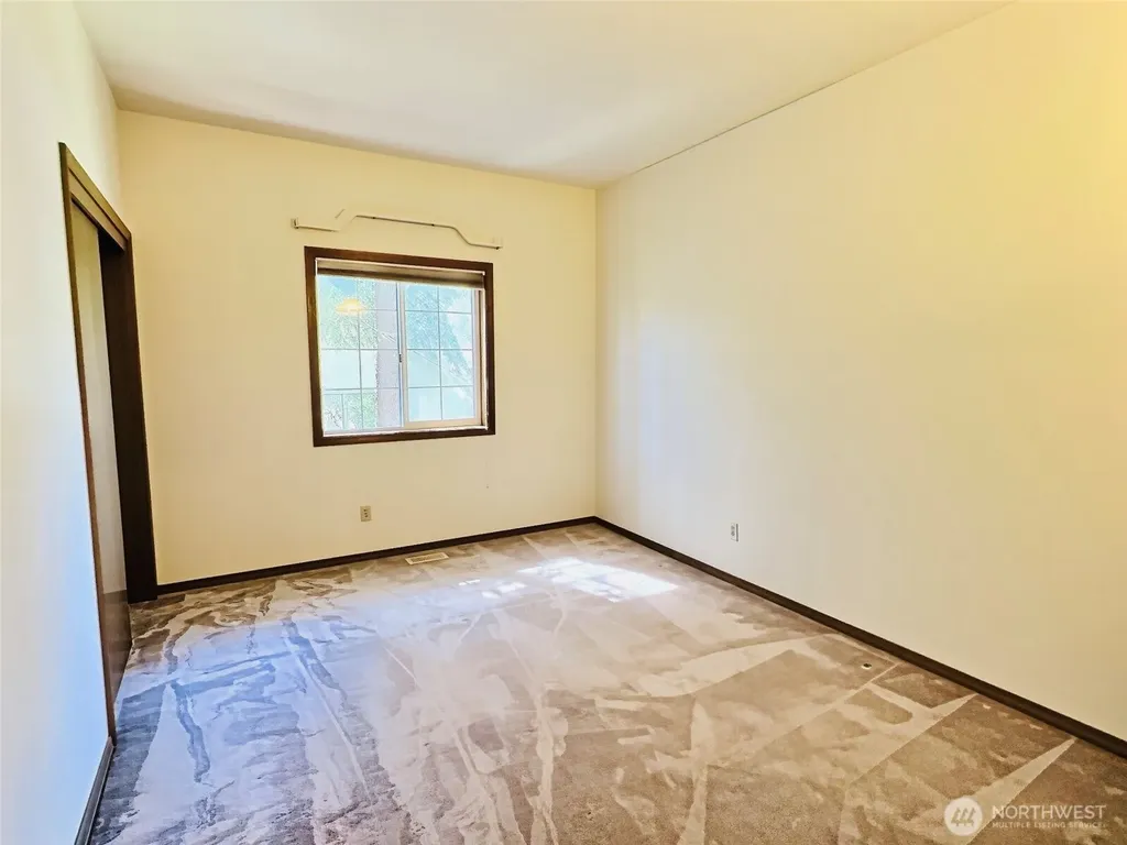 17517 SE 293rd Place Kent WA 98042