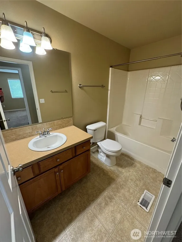 7644 Kodiak Avenue Lacey WA 98516