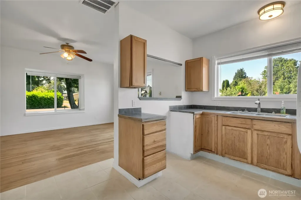 28404 85th Avenue S Auburn WA 98002