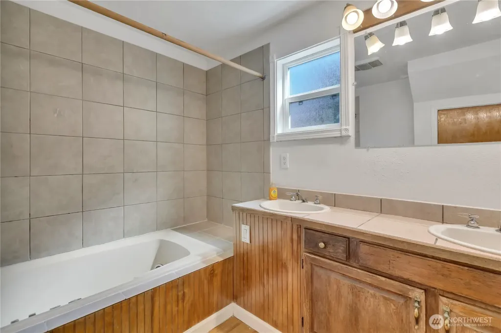 28404 85th Avenue S Auburn WA 98002