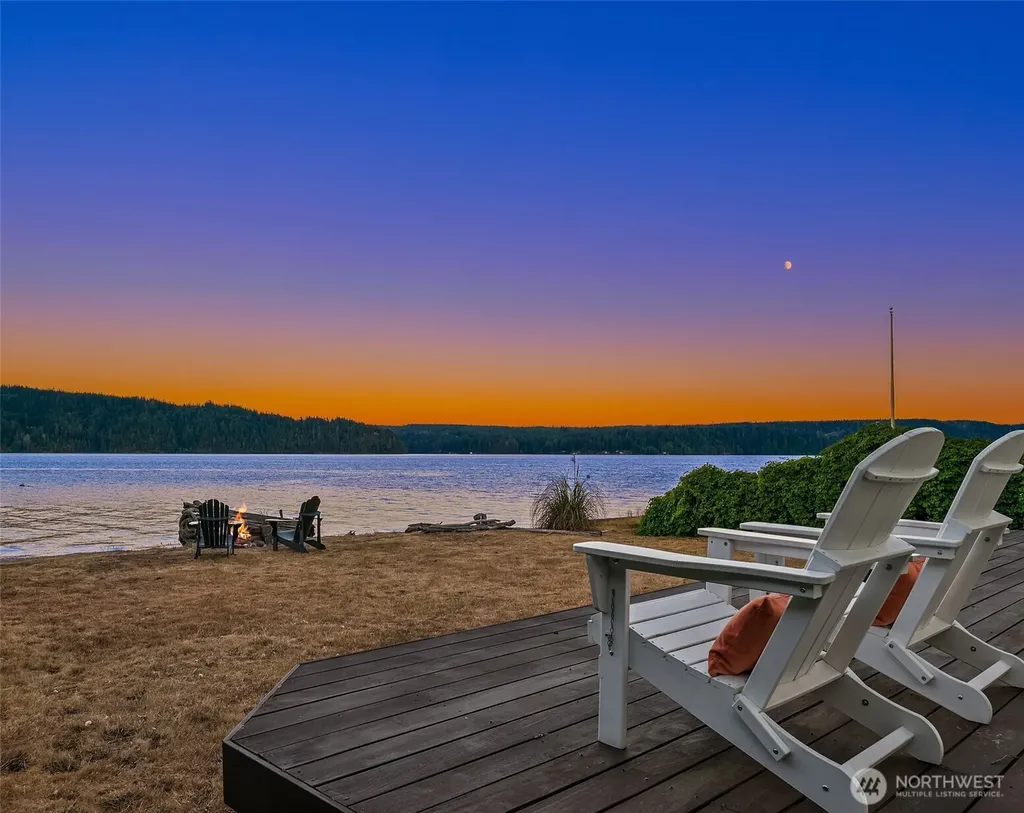 100 N Carroll Point Road Lilliwaup WA 98555