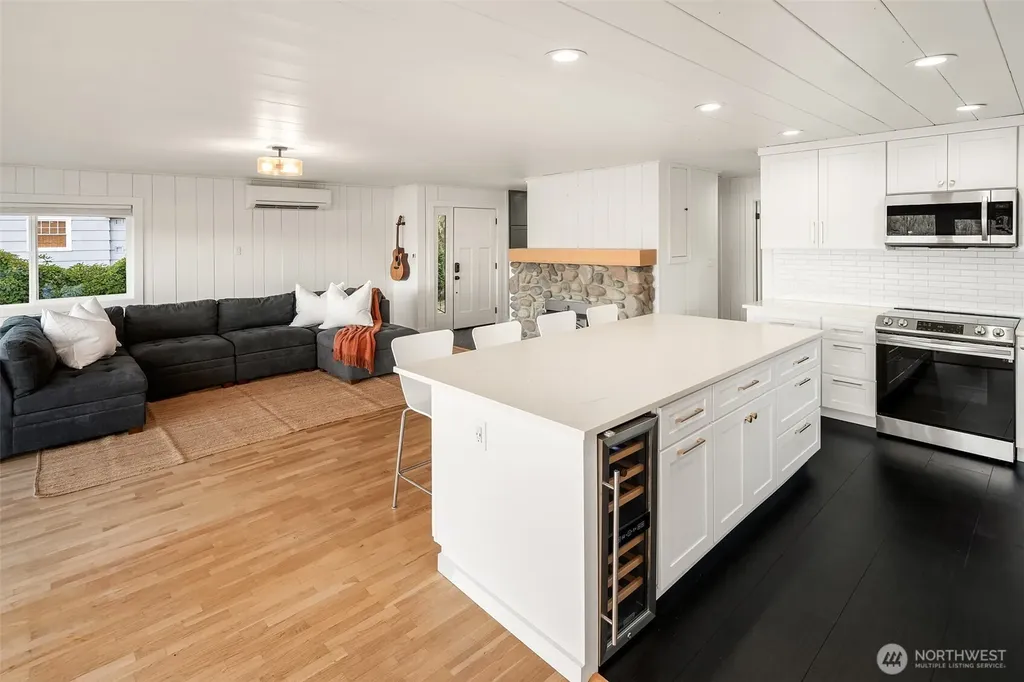 100 N Carroll Point Road Lilliwaup WA 98555