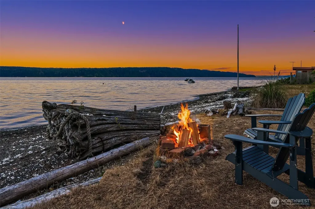 100 N Carroll Point Road Lilliwaup WA 98555