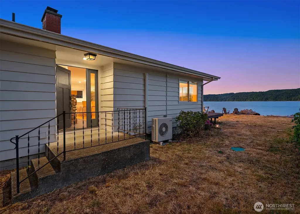 100 N Carroll Point Road Lilliwaup WA 98555