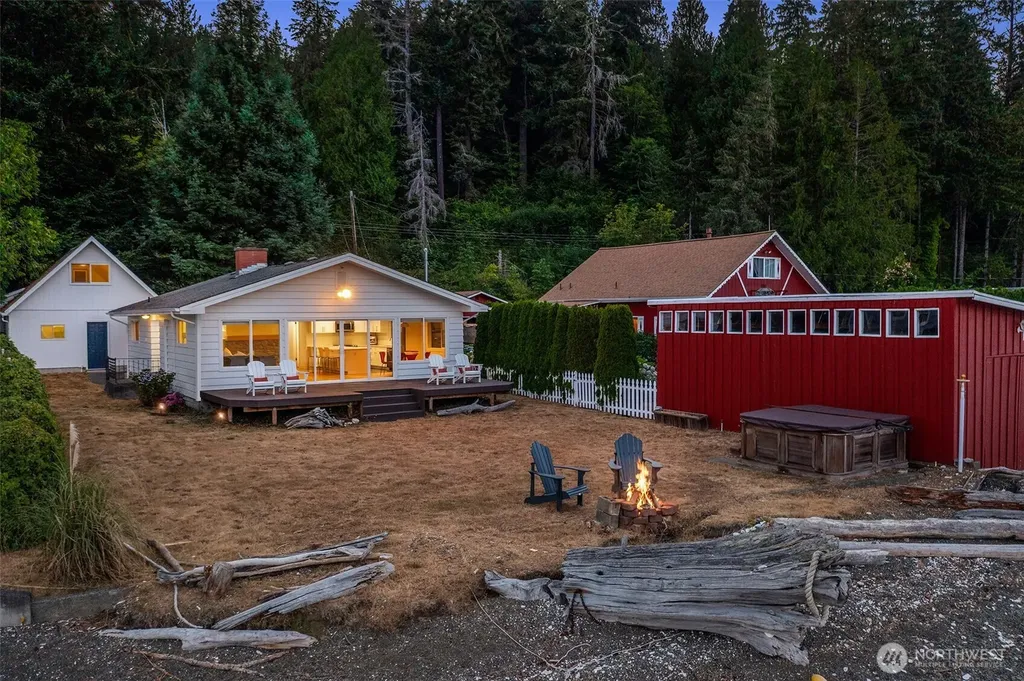 100 N Carroll Point Road Lilliwaup WA 98555