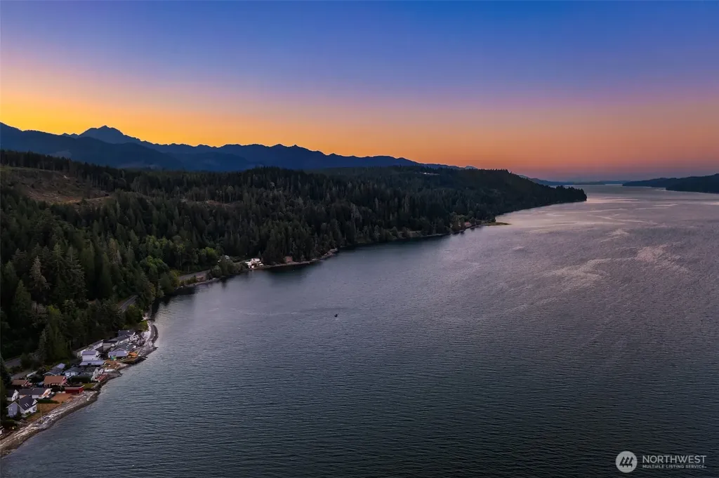 100 N Carroll Point Road Lilliwaup WA 98555