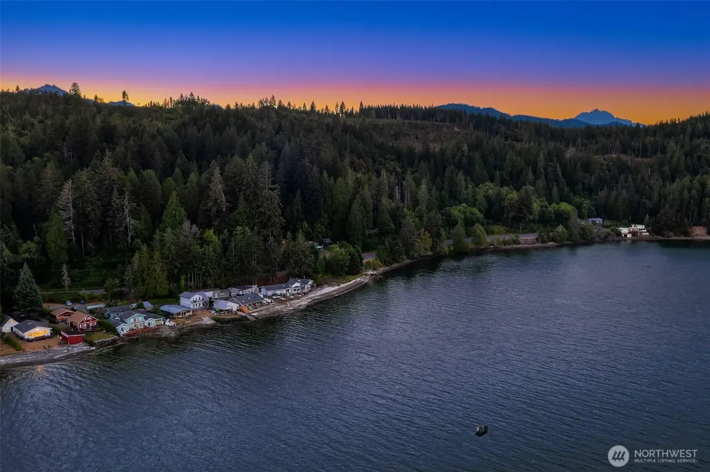 100 N Carroll Point Road Lilliwaup WA 98555