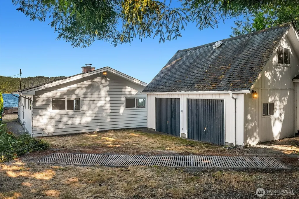 100 N Carroll Point Road Lilliwaup WA 98555