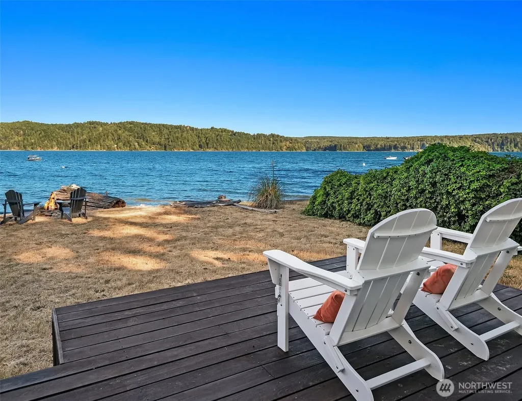 100 N Carroll Point Road Lilliwaup WA 98555