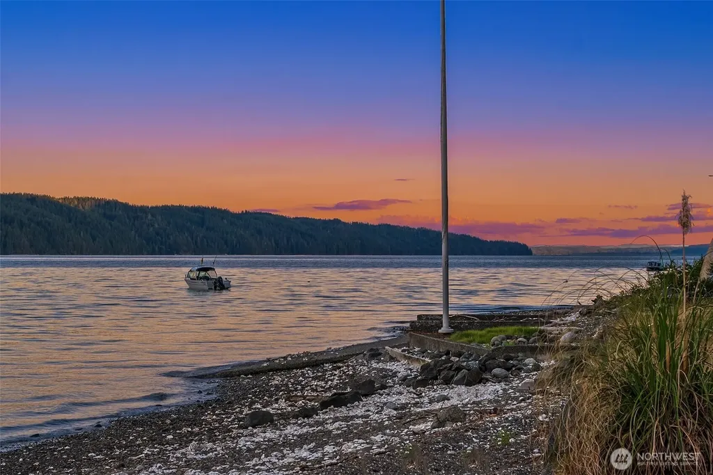100 N Carroll Point Road Lilliwaup WA 98555