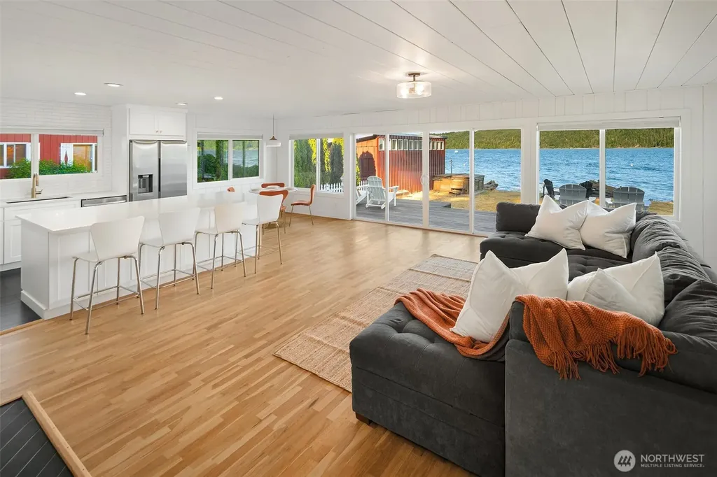 100 N Carroll Point Road Lilliwaup WA 98555