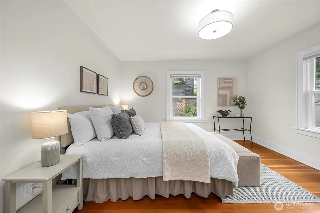 1509 4th Avenue W Seattle WA 98119