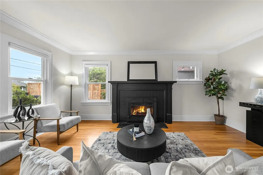 1509 4th Avenue W Seattle WA 98119