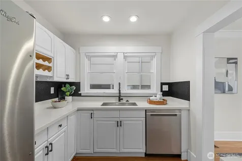 1509 4th Avenue W Seattle WA 98119