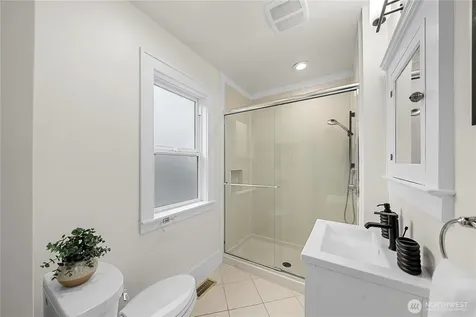 1509 4th Avenue W Seattle WA 98119