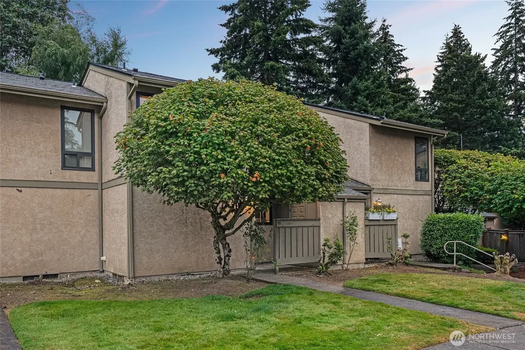 10053 NE 138th Place Kirkland WA 98034