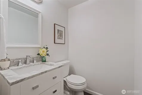 10053 NE 138th Place Kirkland WA 98034