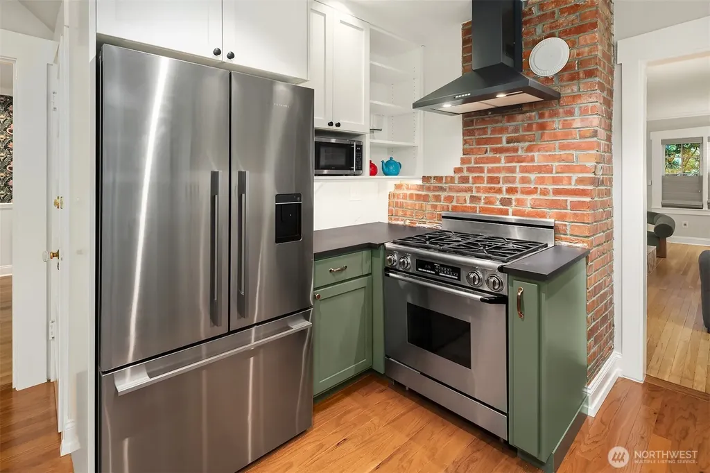 207 25th Avenue Seattle WA 98122