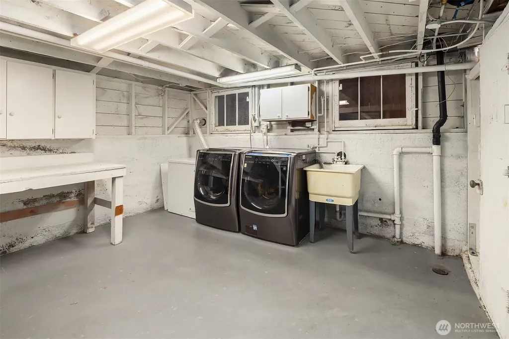 207 25th Avenue Seattle WA 98122