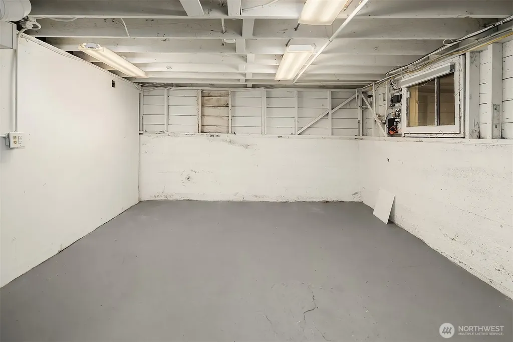 207 25th Avenue Seattle WA 98122