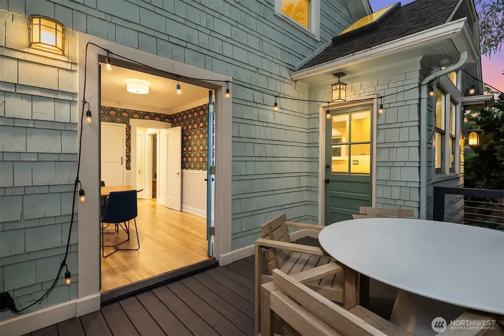 207 25th Avenue Seattle WA 98122