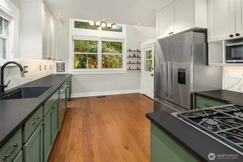 207 25th Avenue Seattle WA 98122