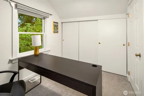 207 25th Avenue Seattle WA 98122