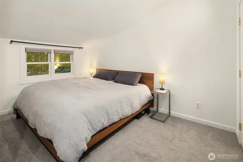 207 25th Avenue Seattle WA 98122
