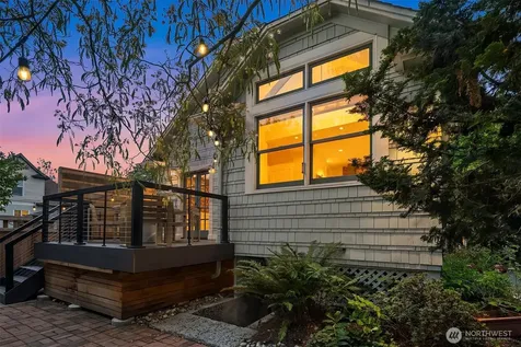 207 25th Avenue Seattle WA 98122