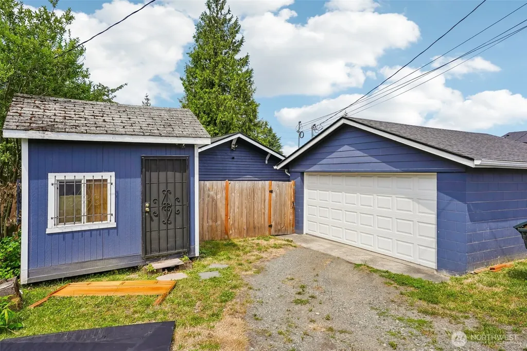 3729 S Cushman Tacoma WA 98418