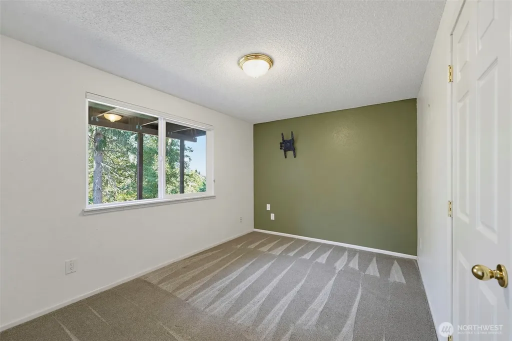 13807 Military Road E Puyallup WA 98374