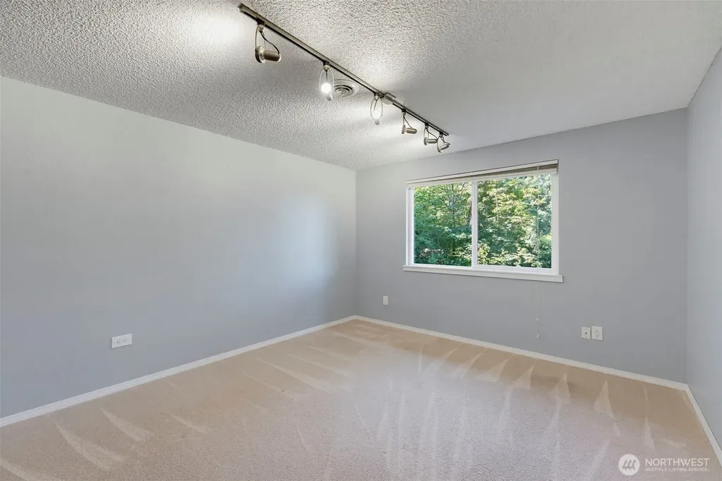 13807 Military Road E Puyallup WA 98374