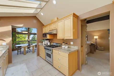 13807 Military Road E Puyallup WA 98374