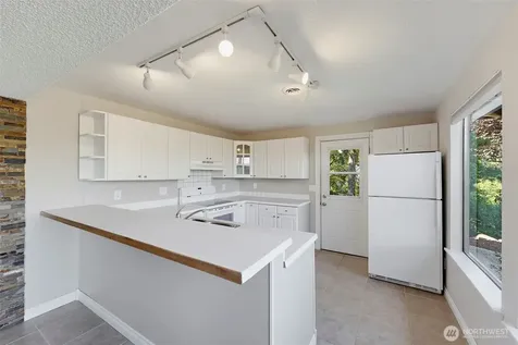 13807 Military Road E Puyallup WA 98374