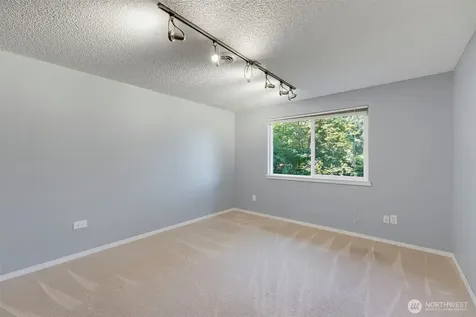 13807 Military Road E Puyallup WA 98374
