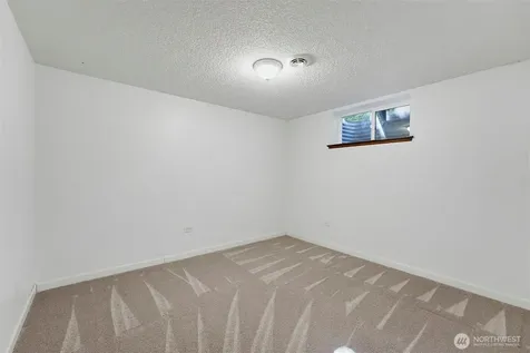 13807 Military Road E Puyallup WA 98374