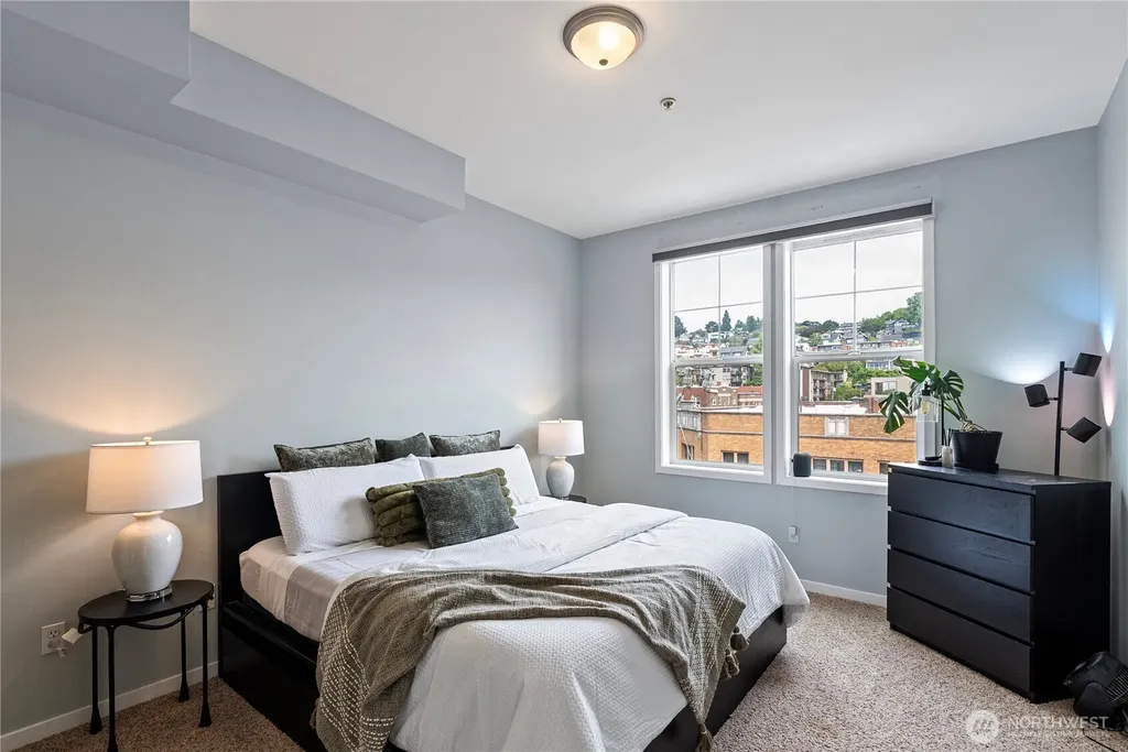 530 4th Avenue W Seattle WA 98119