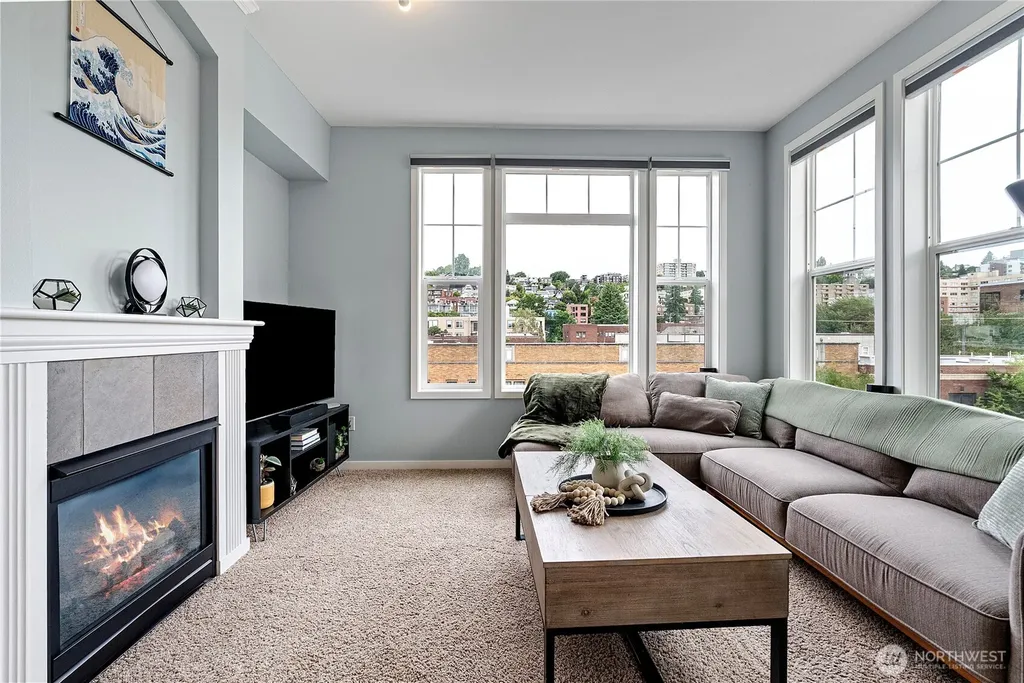 530 4th Avenue W Seattle WA 98119