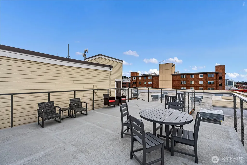 530 4th Avenue W Seattle WA 98119