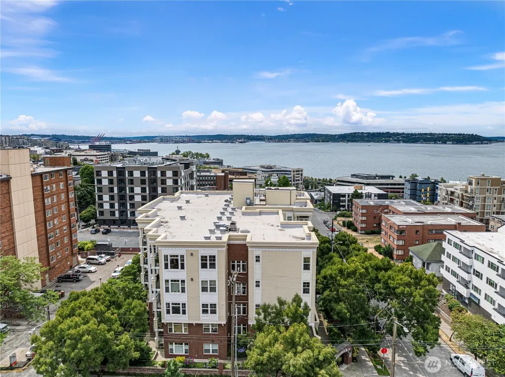 530 4th Avenue W Seattle WA 98119