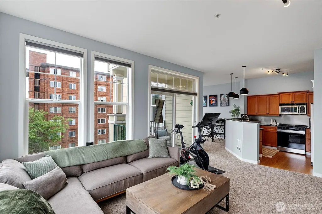 530 4th Avenue W Seattle WA 98119