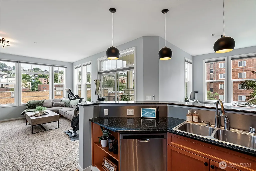 530 4th Avenue W Seattle WA 98119