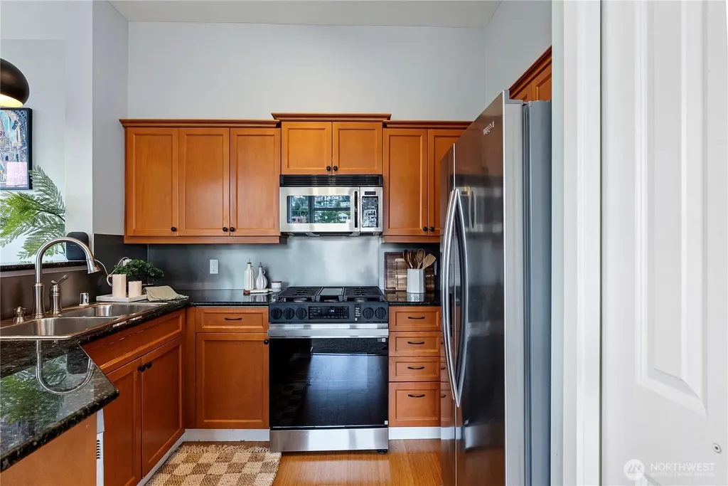 530 4th Avenue W Seattle WA 98119