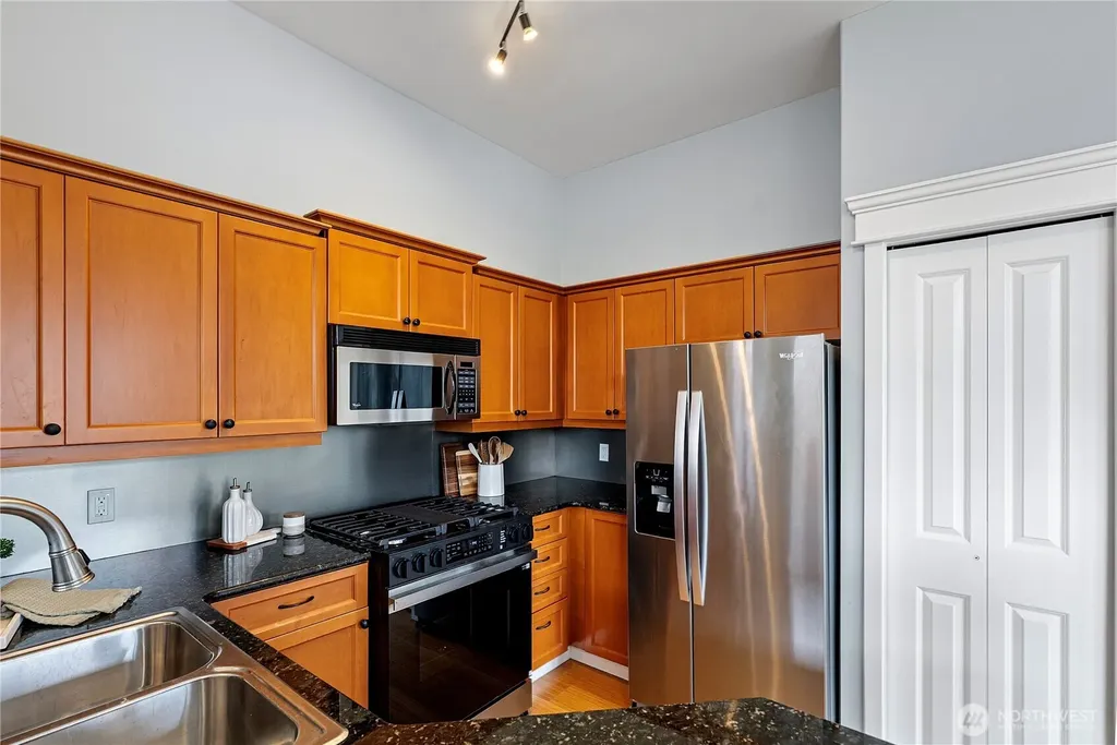 530 4th Avenue W Seattle WA 98119