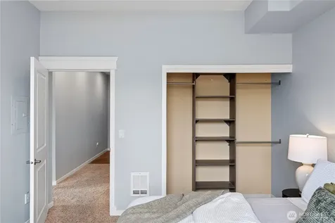 530 4th Avenue W Seattle WA 98119
